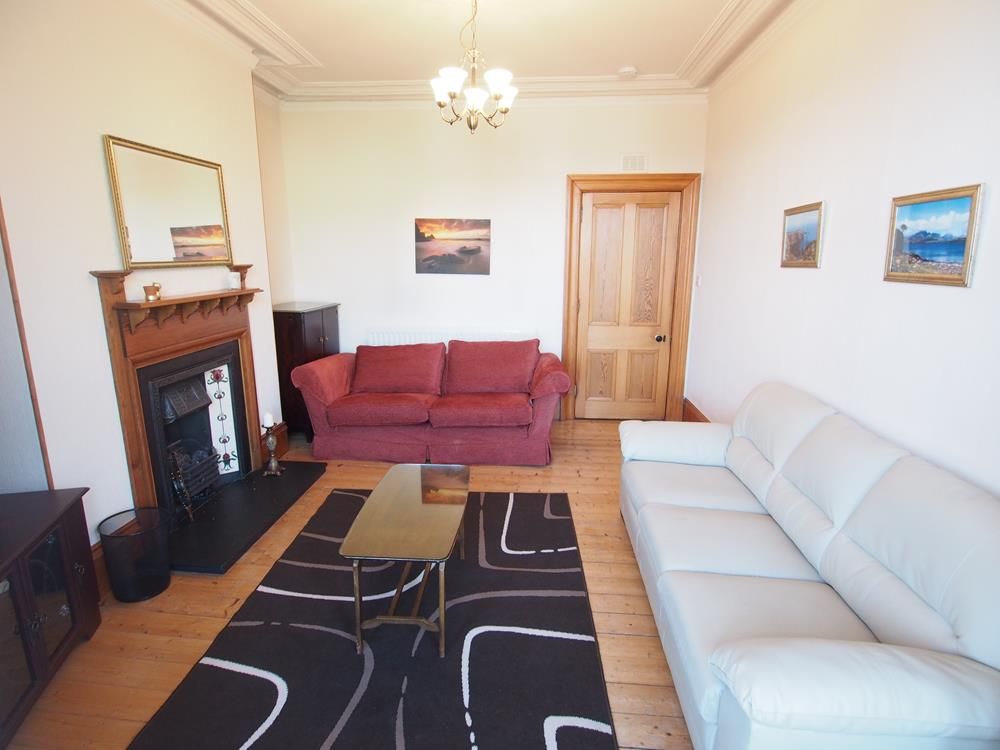 Property photo 2 of 9 Lounge
