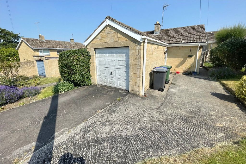 Property photo 2 of 12 Picture No. 11