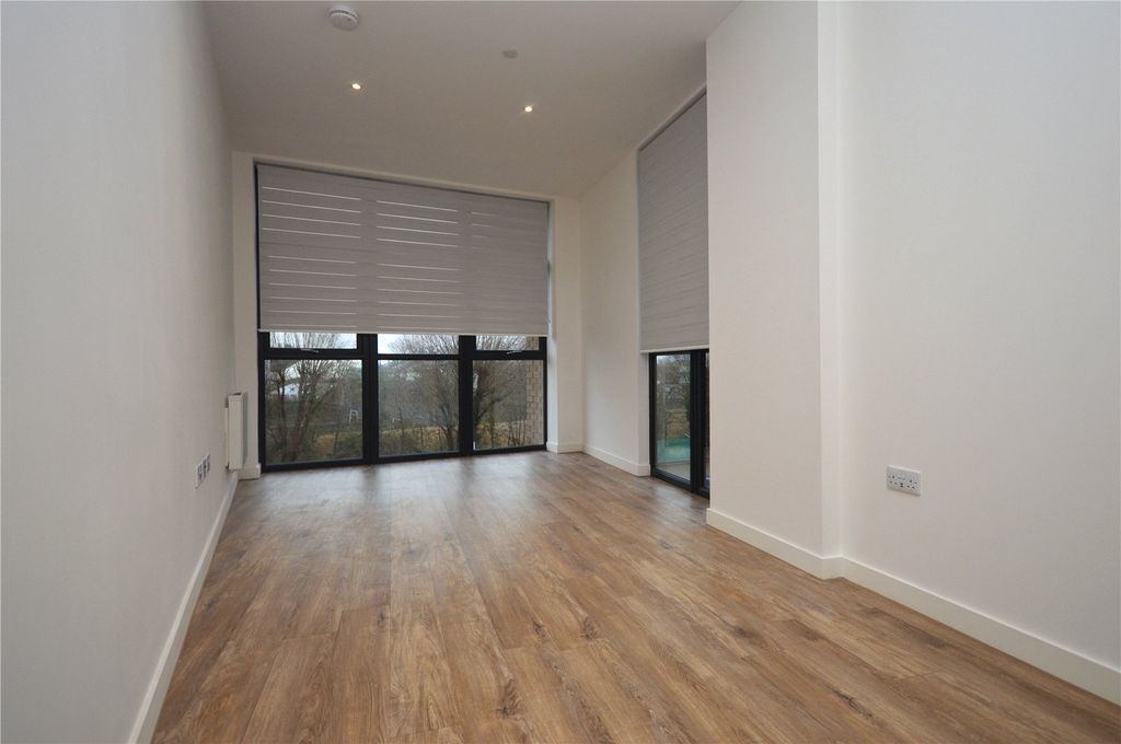 Property photo 2 of 6 Picture No. 20