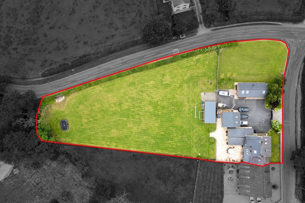 Property photo 3 of 41 4261877