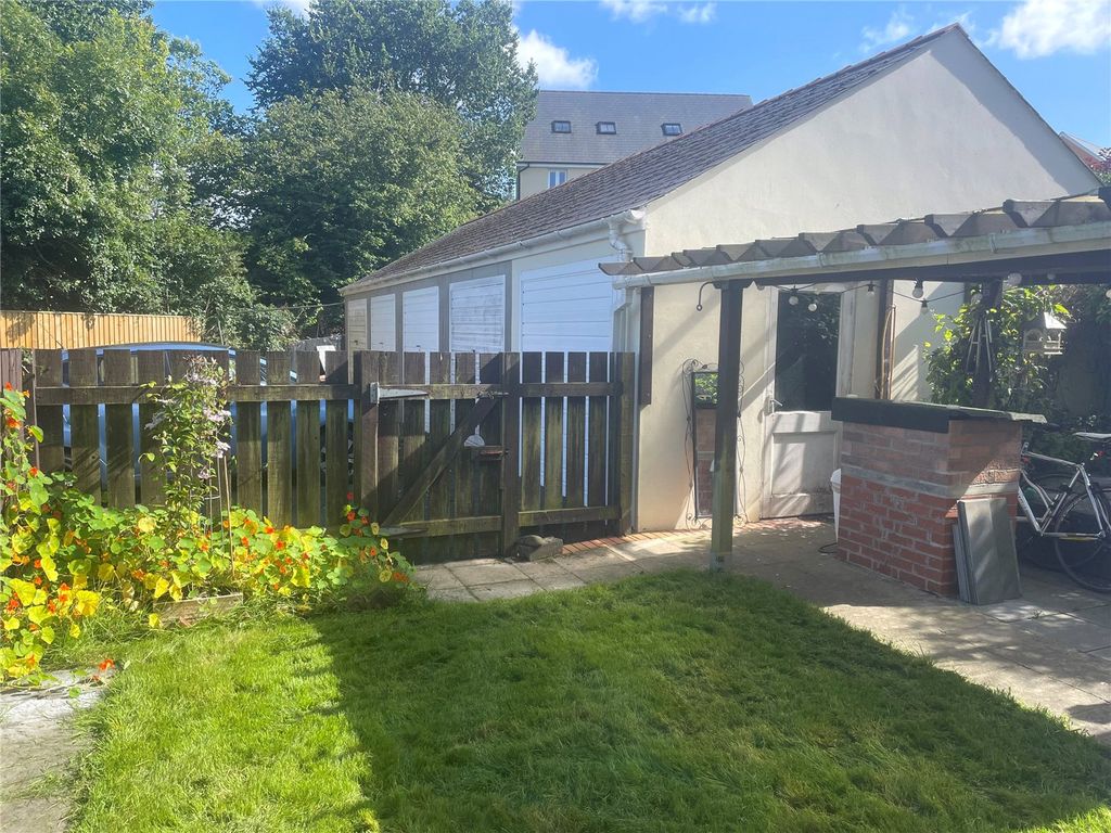 Property photo 2 of 16 Picture No. 08