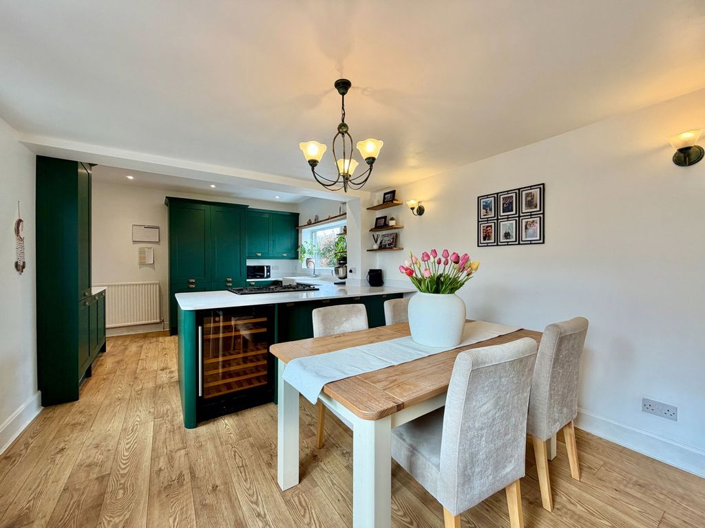 Property photo 2 of 52