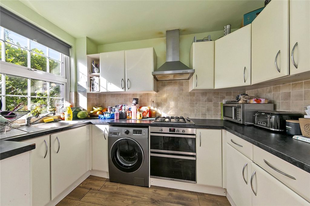 Property photo 3 of 8 Picture No. 10