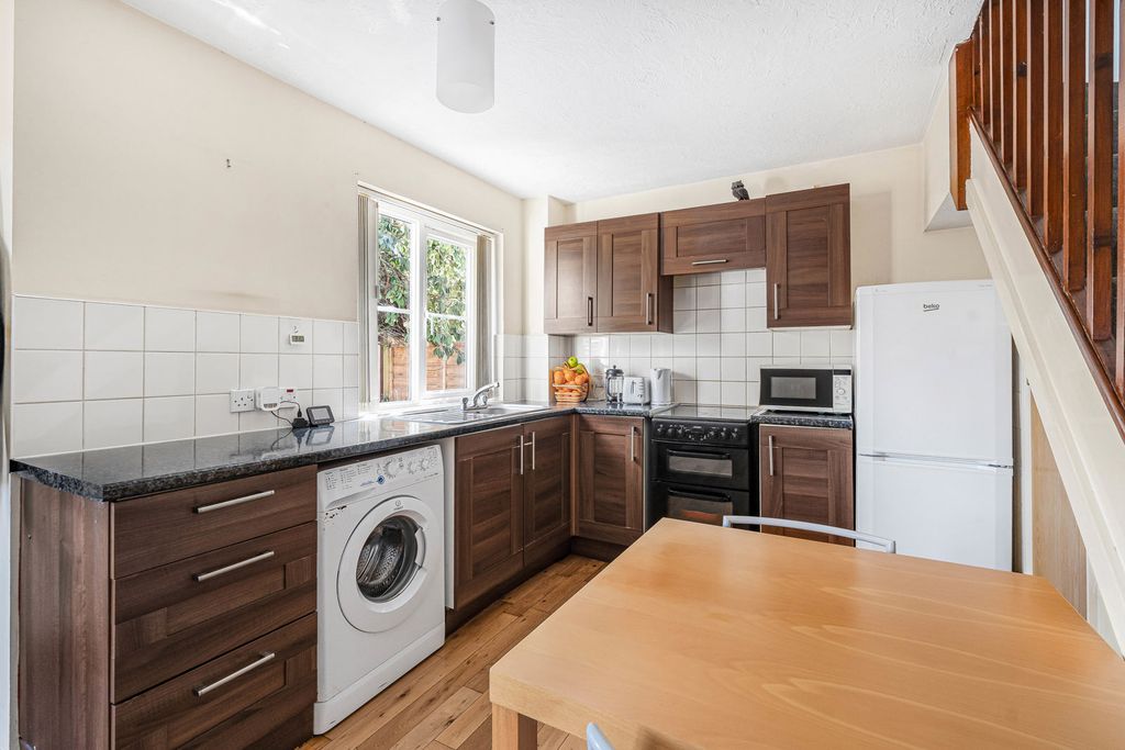 Property photo 3 of 12 Kitchen