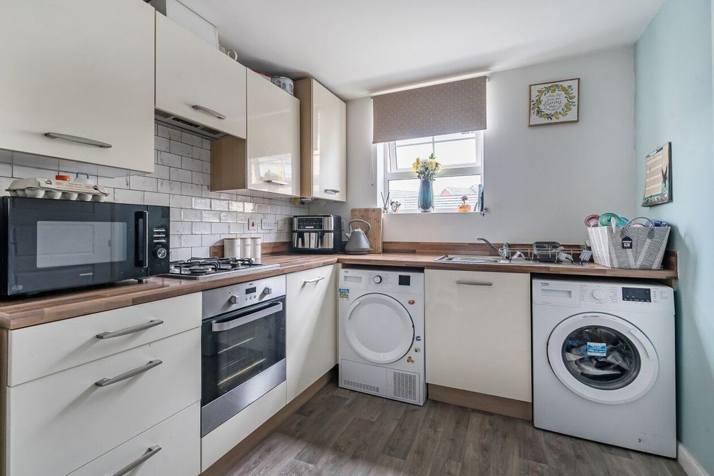 Property photo 2 of 13 Kitchen