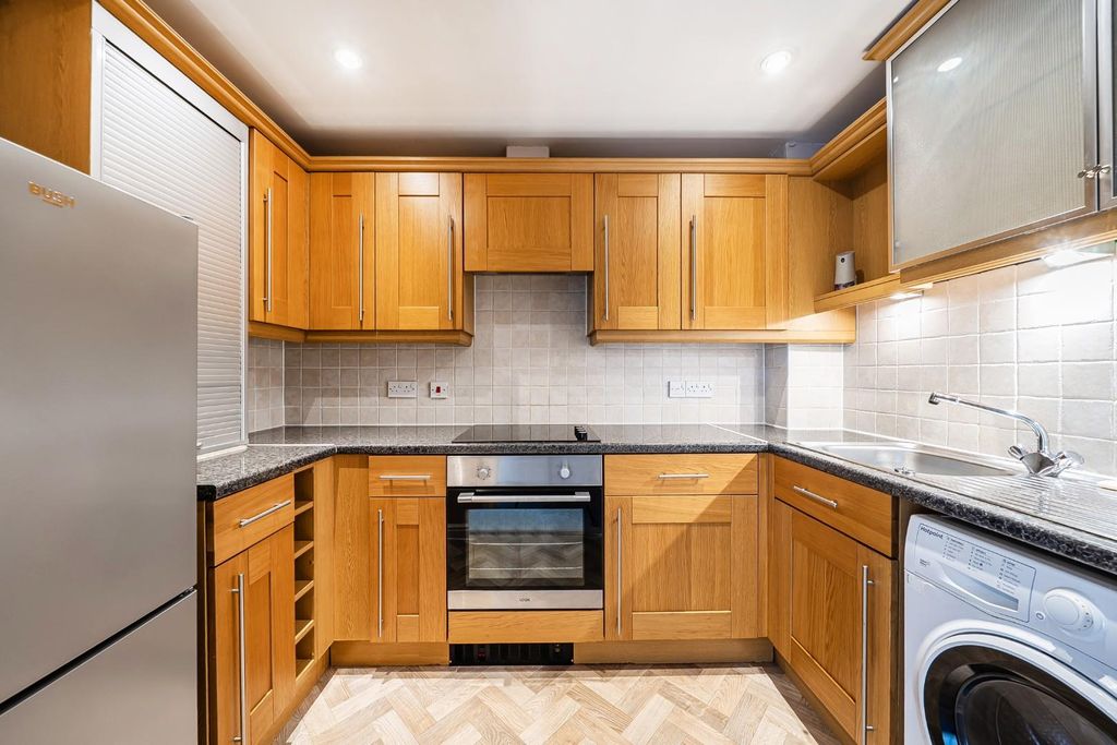 Property photo 3 of 14 1468943-14-6A1872c585F7F.Jpg