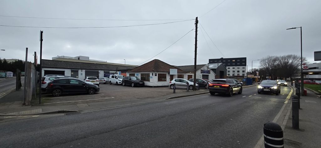 Property photo 2 of 8