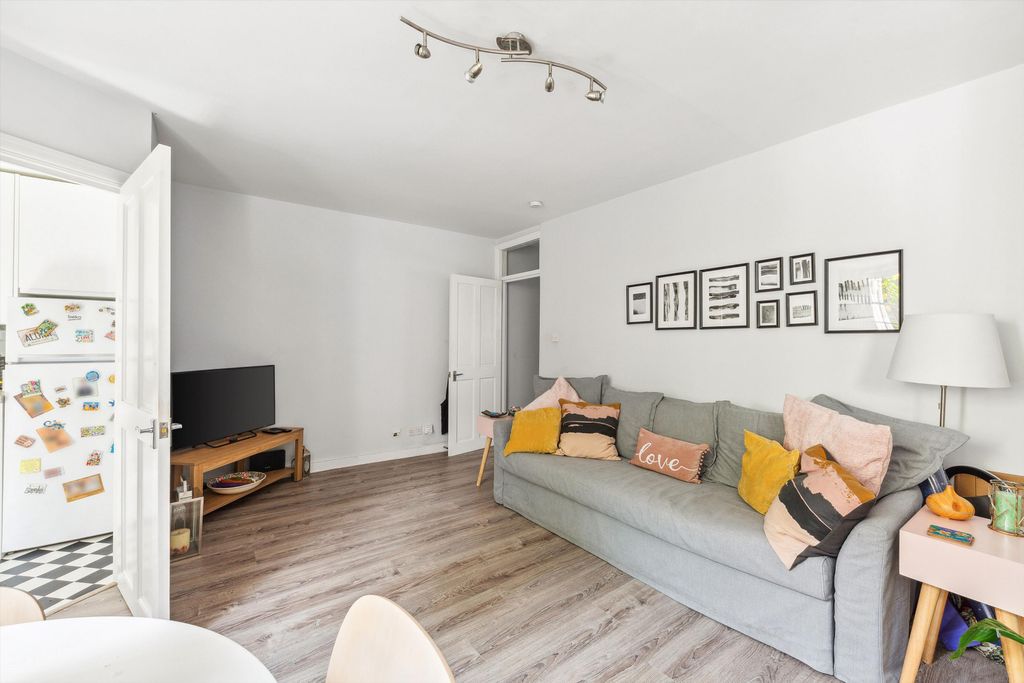 Property photo 3 of 10 Image