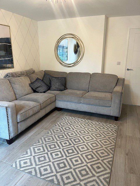 Property photo 3 of 16 Lounge