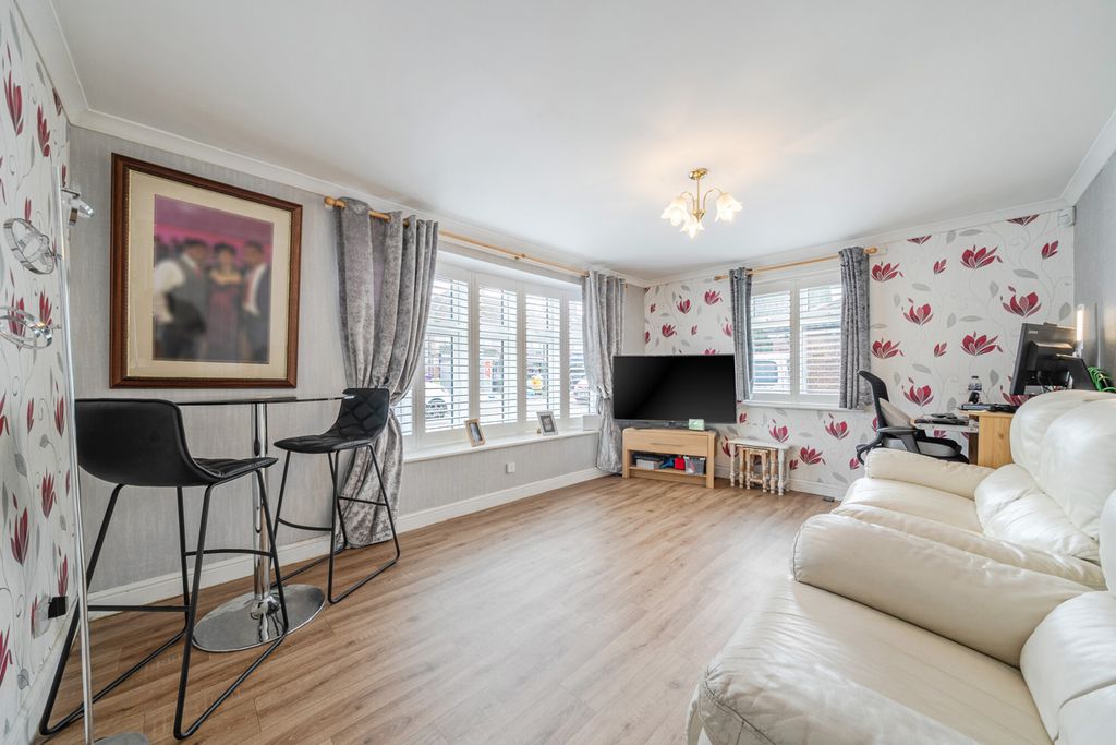 Property photo 2 of 17 1519683-6-6Aa812d...