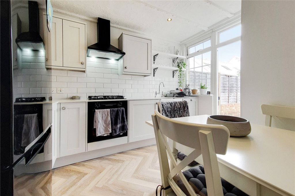 Property photo 2 of 12 Picture No. 04
