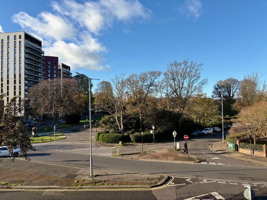 Property photo 2 of 8 4653562