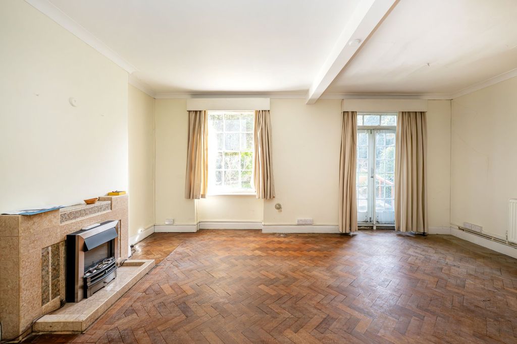 Property photo 2 of 13 Picture No. 32