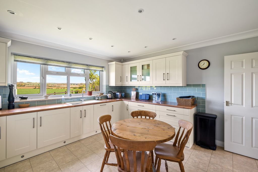 Property photo 3 of 34 52