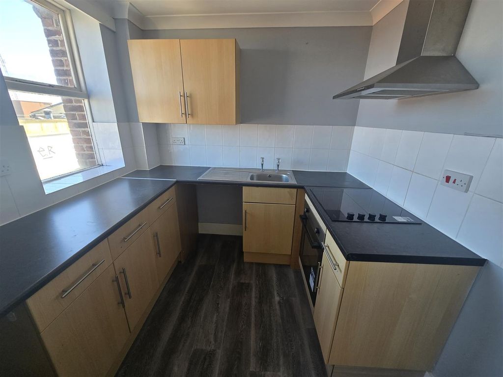 Property photo 3 of 5 Kitchen