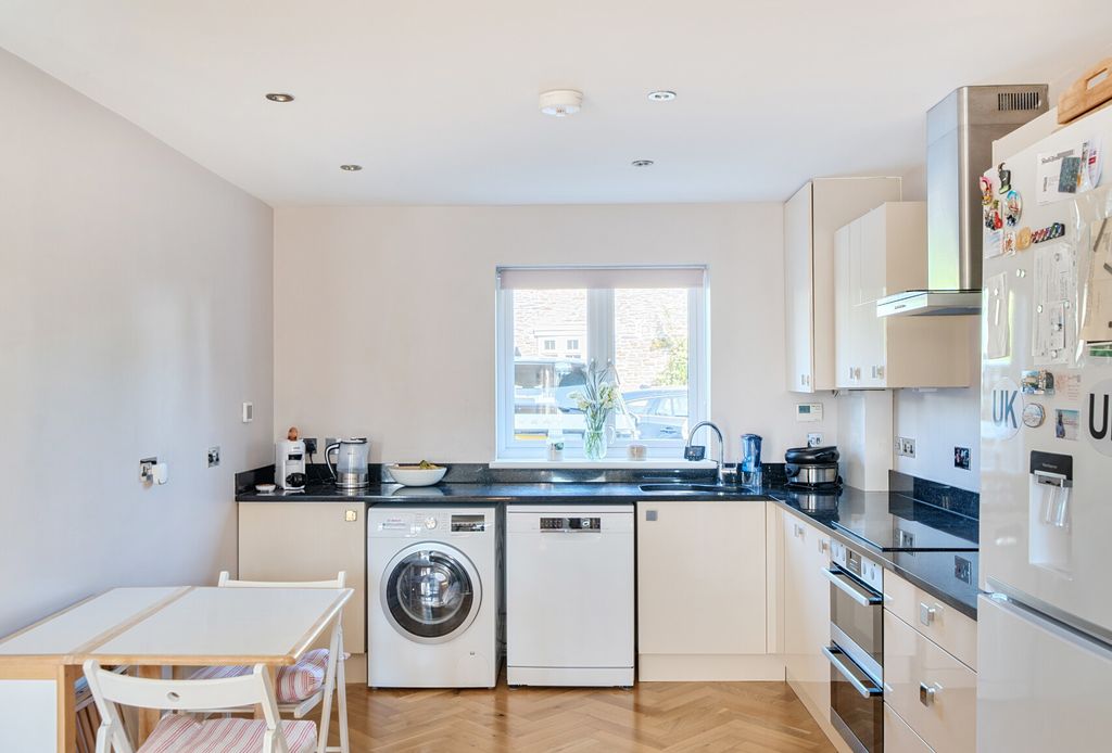 Property photo 3 of 23 1459128-11-6A1564...