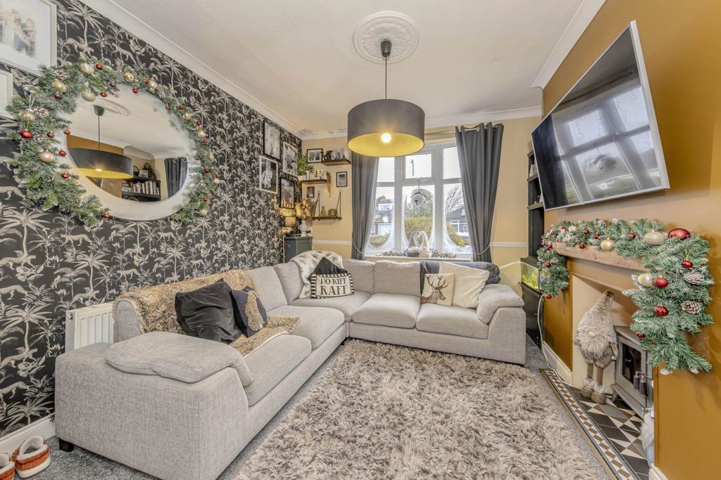 Property photo 3 of 24