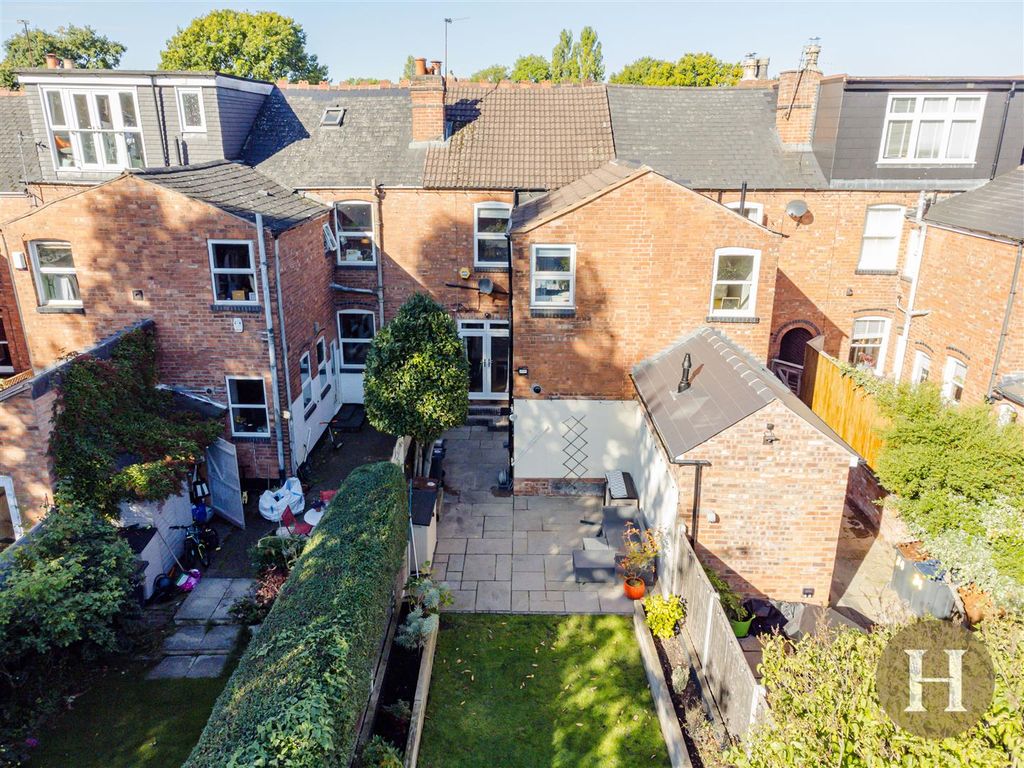 Property photo 3 of 28 Hadleigh Estate Agents-40.Jpg