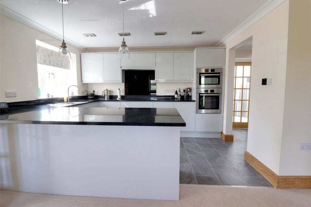 Property photo 2 of 17 2 - Picture No. 02