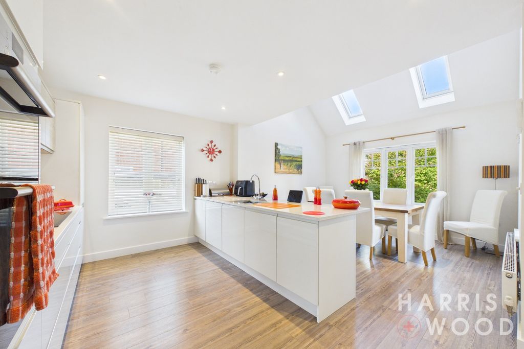 Property photo 2 of 32 5543534