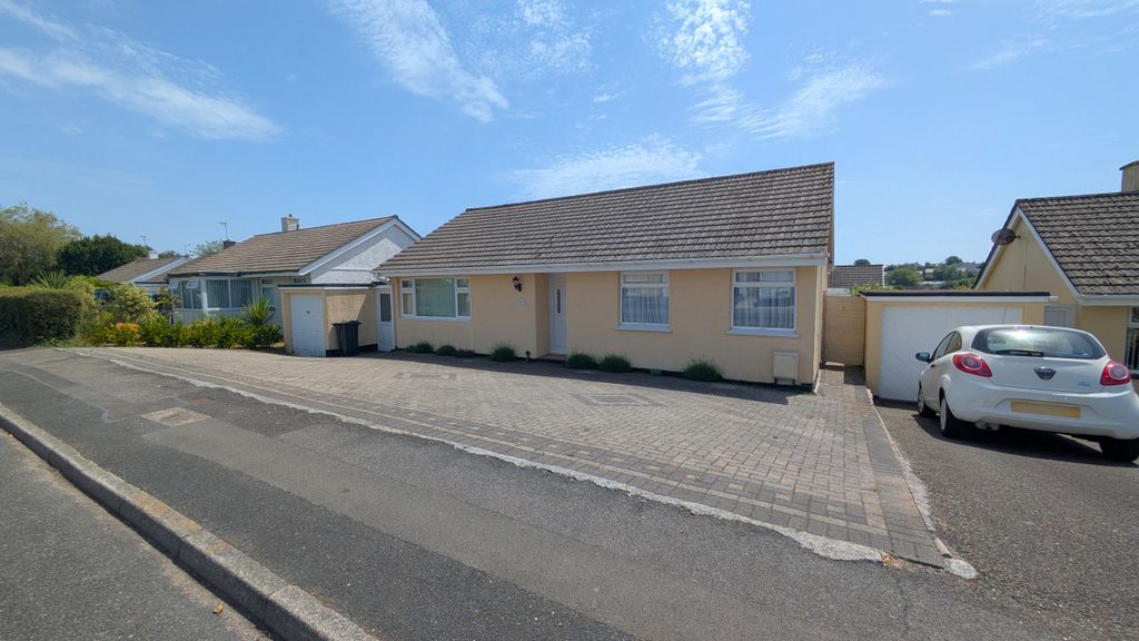 Property photo 1 of 24 Front 2