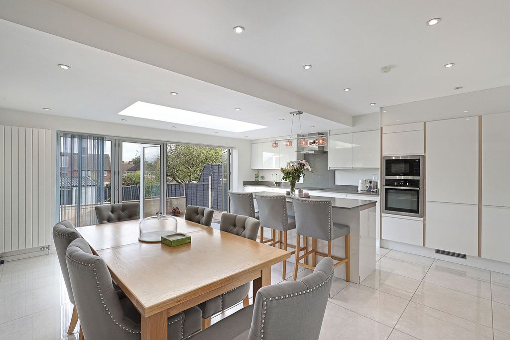 Property photo 2 of 24 Photo 13