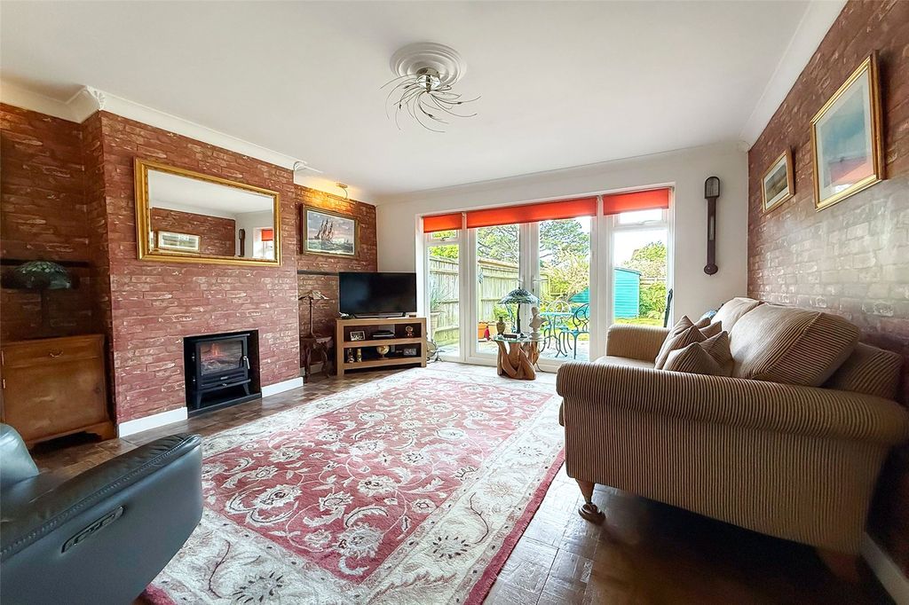 Property photo 2 of 16 Picture No. 11