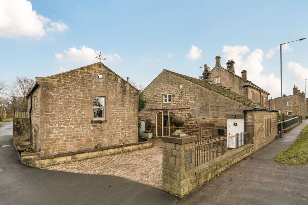 Property photo 1 of 25