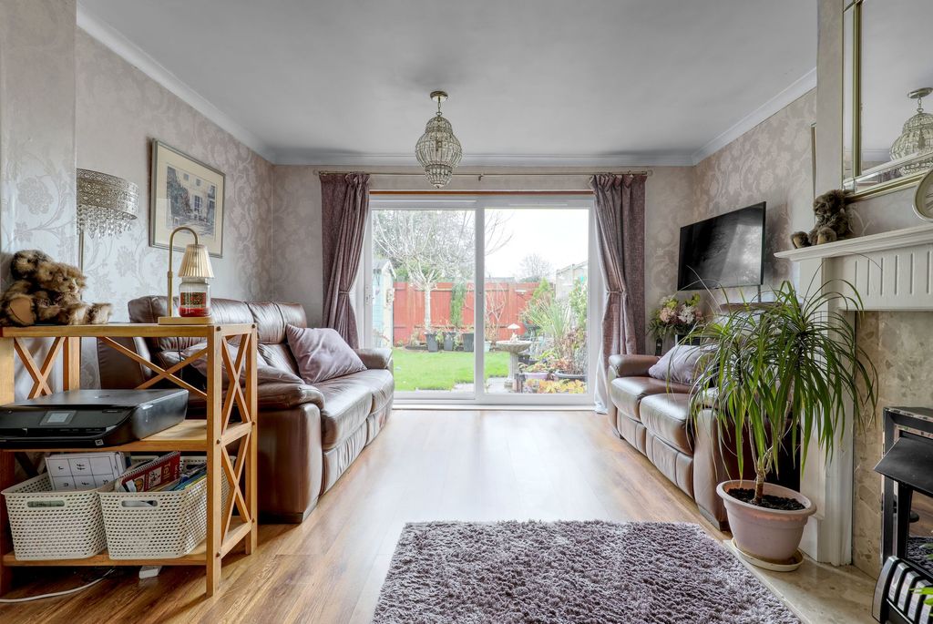 Property photo 2 of 12