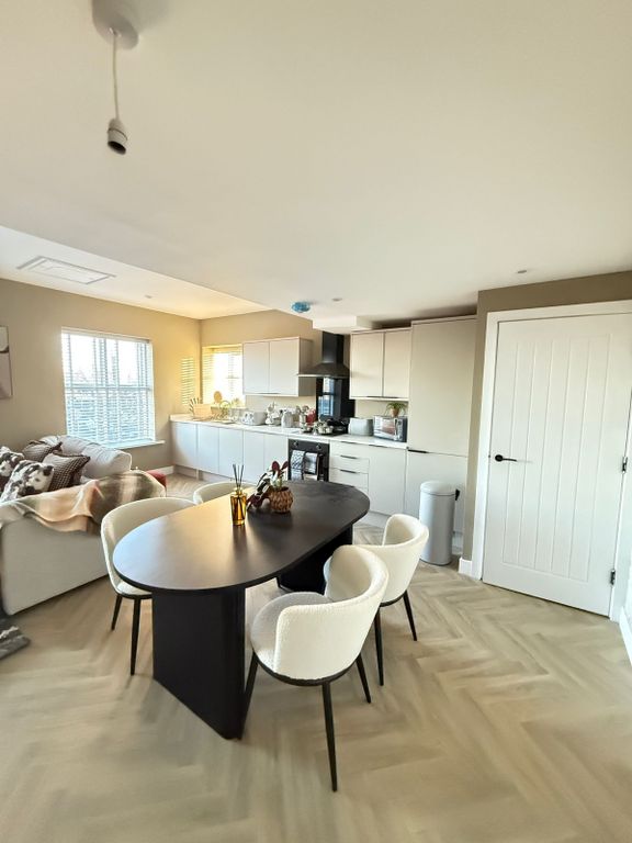 Property photo 2 of 7 Living/Diner Area