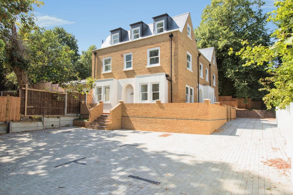 Property photo 1 of 32 Pbox-Img.Jpg
