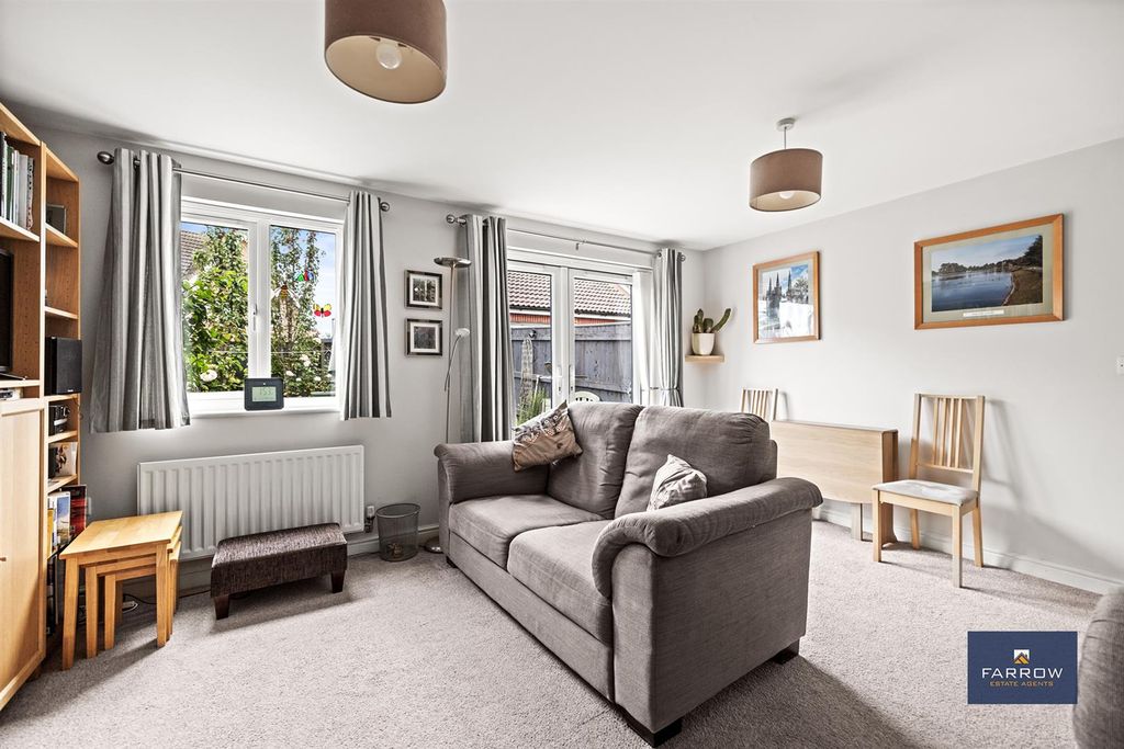 Property photo 3 of 28 Lounge / Diner