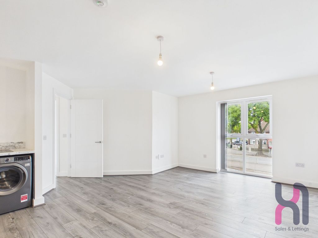 Property photo 2 of 12