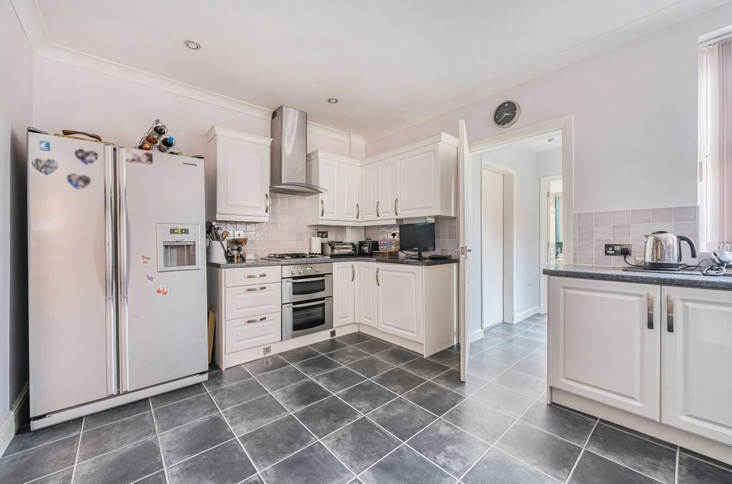 Property photo 3 of 15 1373804-21-6908Da...