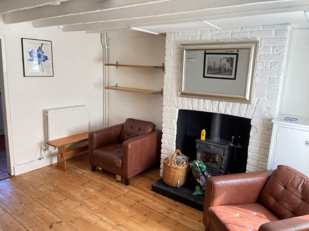 Property photo 2 of 14 Lounge A.Jpg