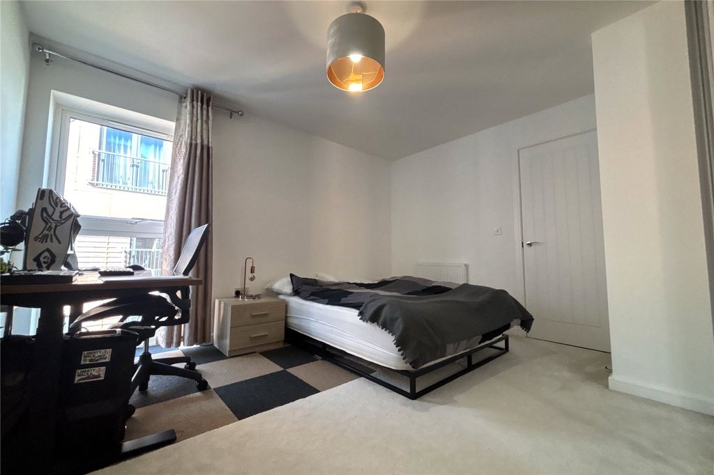 Property photo 3 of 10 Bedroom 1