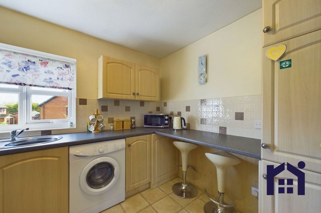 Property photo 2 of 12 Breakfast Kitchen