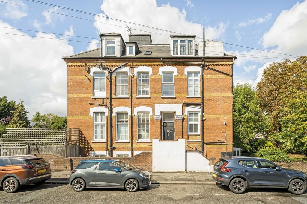 Property photo 3 of 11
