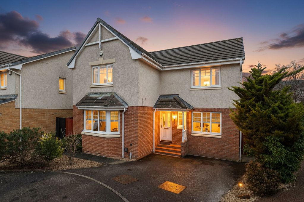 Property photo 1 of 28