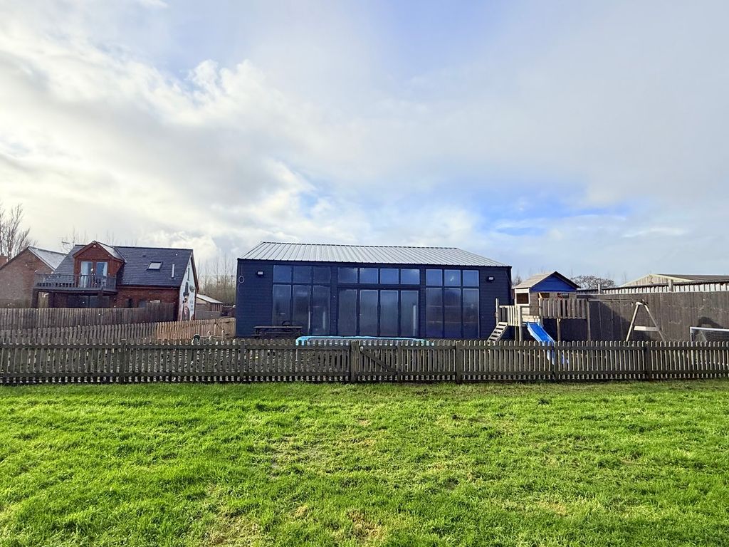 Property photo 3 of 33 Burts Farm, Carports/Workshop And Gym