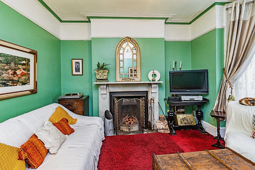 Property photo 2 of 15