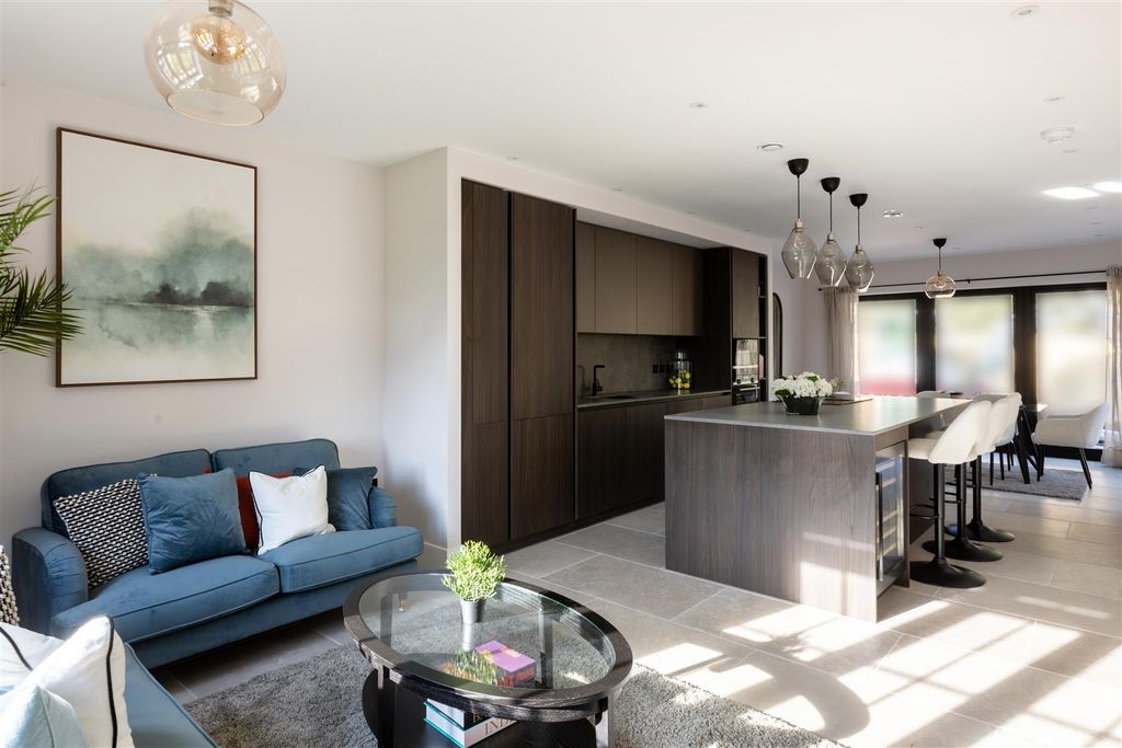 Property photo 1 of 29