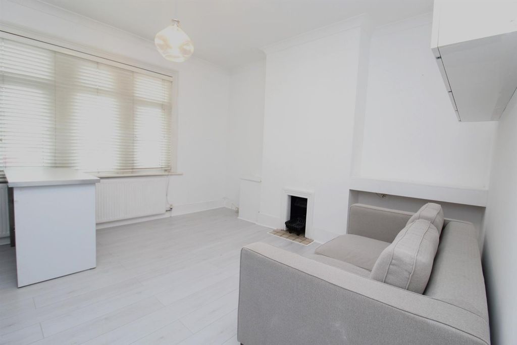 Property photo 3 of 7 Img_5356.Jpg
