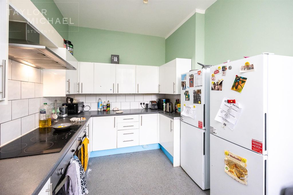 Property photo 1 of 16 Kitchen