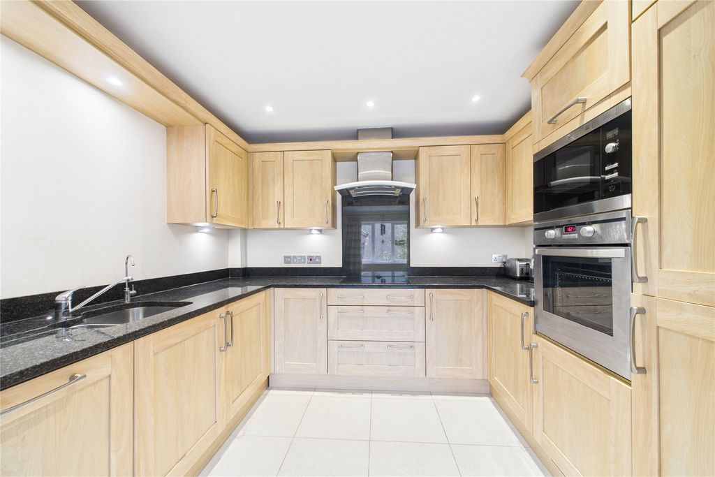 Property photo 3 of 9 Picture No. 06