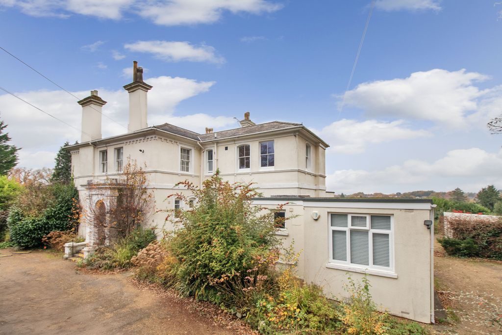 Property photo 2 of 9 Gallery