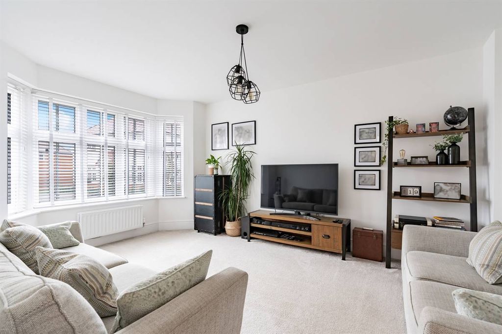 Property photo 2 of 25