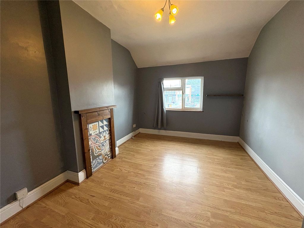 Property photo 2 of 10 Picture No. 18