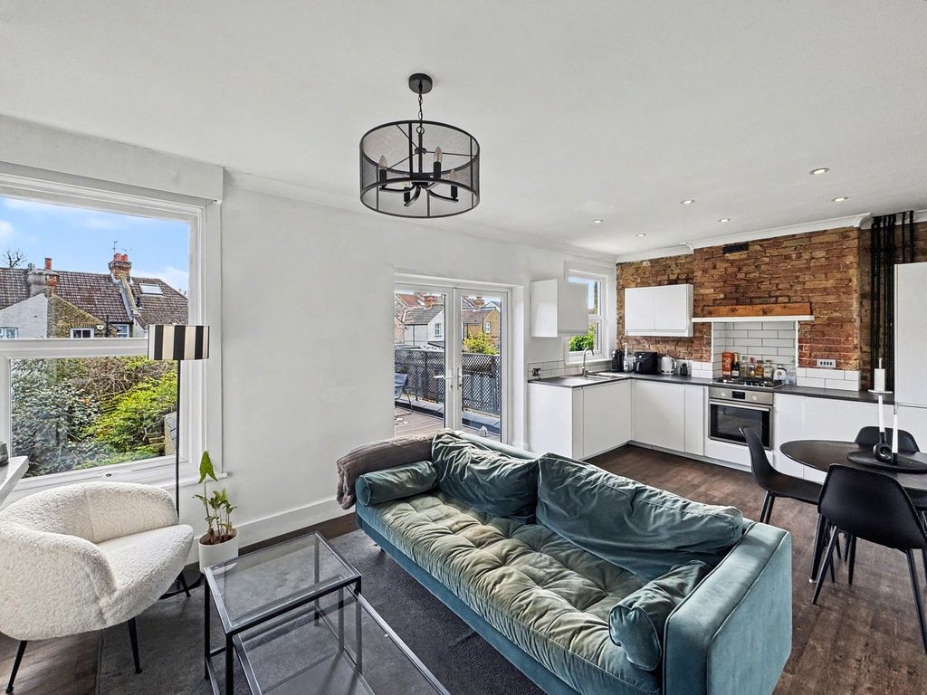 Property photo 2 of 23