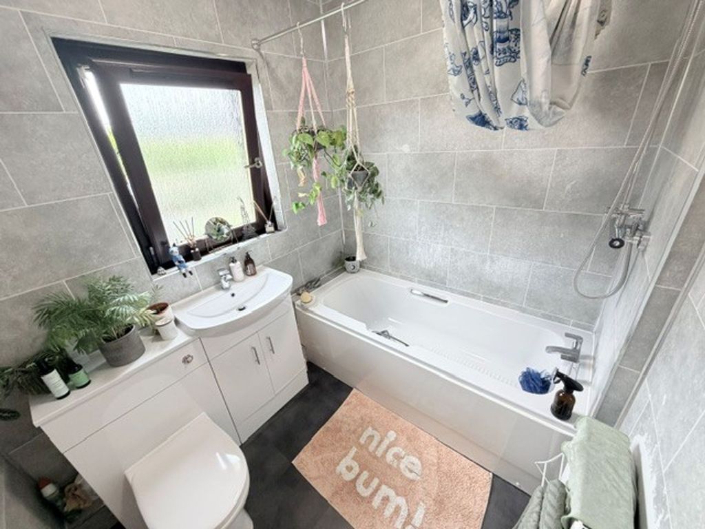 Property photo 3 of 25